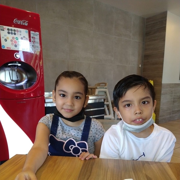 Meet your Posher, Kandy - Picture 1 of 1